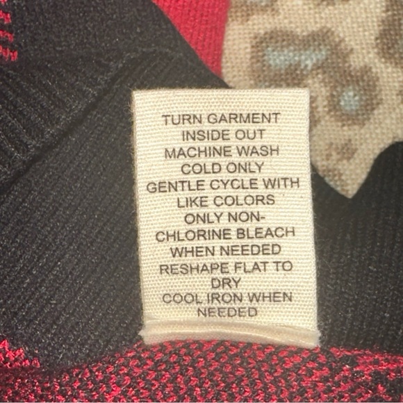 MARLED Red and Black check cardigan Small - Picture 7 of 8